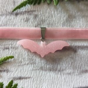 2/15$🖤 Bat choker
